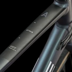 Cube Attain Deepblue´n´white 8 Cube Attain Deepblue´n´white -Vélo de route Soldes CUBE Attain deepblue n white 676100 3