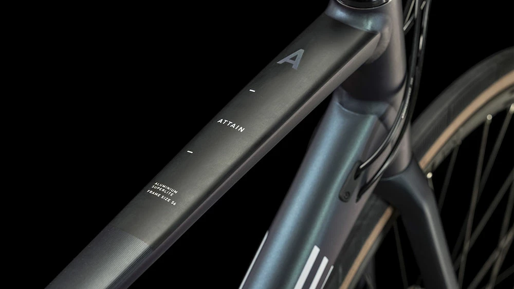 Cube Attain Deepblue´n´white 3 Cube Attain Deepblue´n´white – Image 3